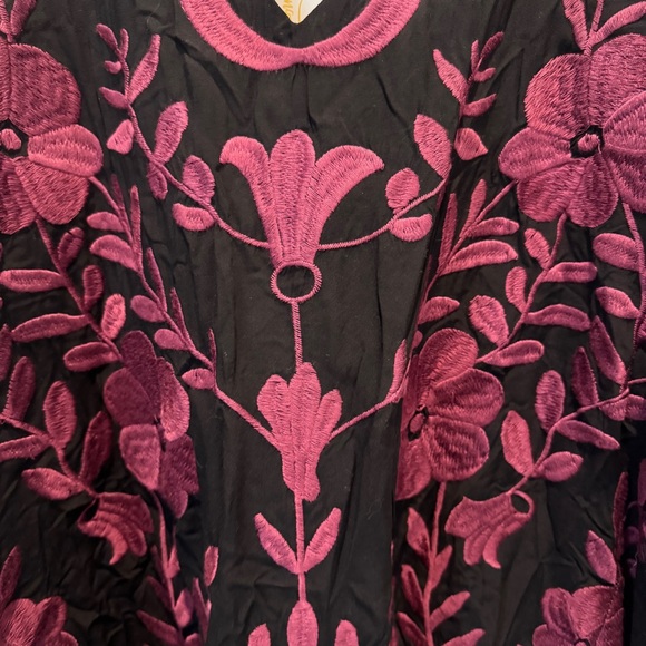 Black And Maroon Embroidered Poncho Top NWT size L - Picture 4 of 7
